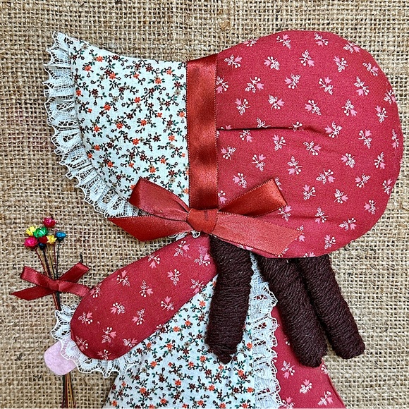 Vintage Cottagecore Prairie Girl Quilted Picture 70s Framed Holly Hobbie VTG - Picture 4 of 7